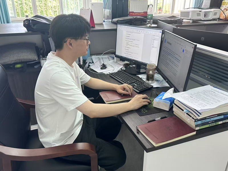 1747357607649675.png 郭爱_副本.png